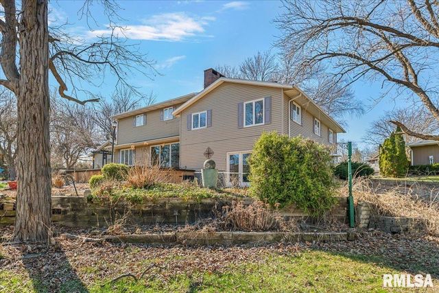 9 OAKWOOD Drive, Springfield, IL 62711