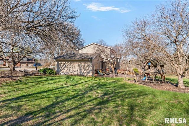 9 OAKWOOD Drive, Springfield, IL 62711