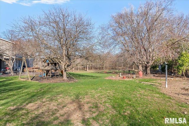 9 OAKWOOD Drive, Springfield, IL 62711