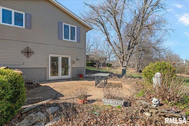 9 OAKWOOD Drive, Springfield, IL 62711