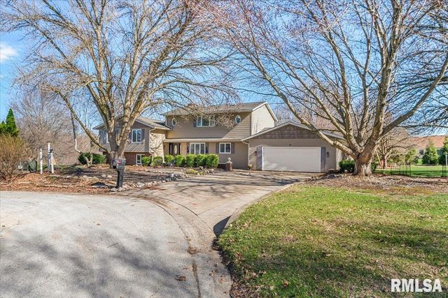 9 OAKWOOD Drive, Springfield, IL 62711