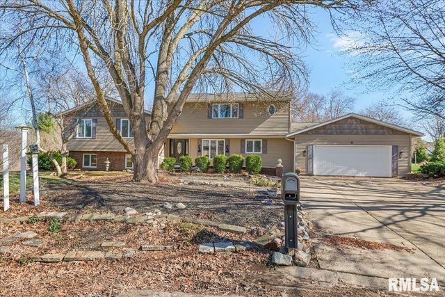 9 OAKWOOD Drive, Springfield, IL 62711