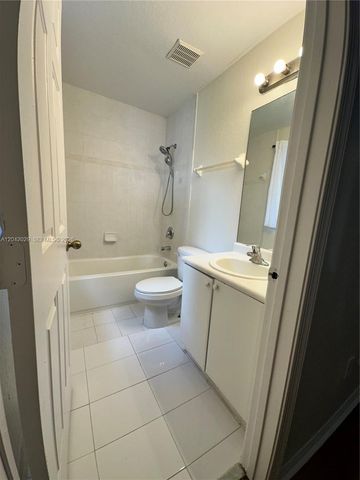 2704 SE 15th Place, Homestead, FL 33035