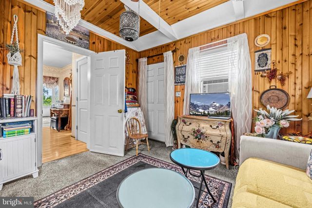 5603 BERWYN RD, College Park, MD 20740