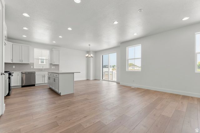 2385 S 1230 W, Syracuse, UT 84075