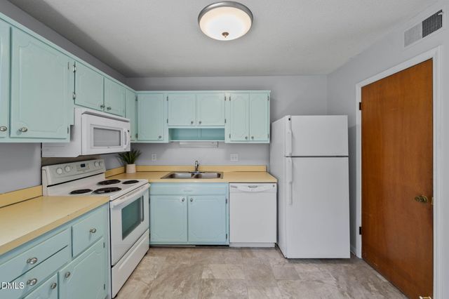 1002 Willow Drive Apt 6, Chapel Hill, NC 27514