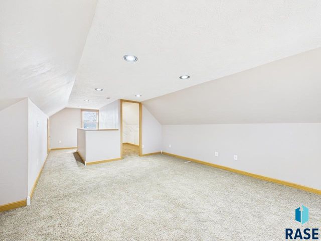 1736 S Van Eps Ave Avenue, Sioux Falls, SD 57105