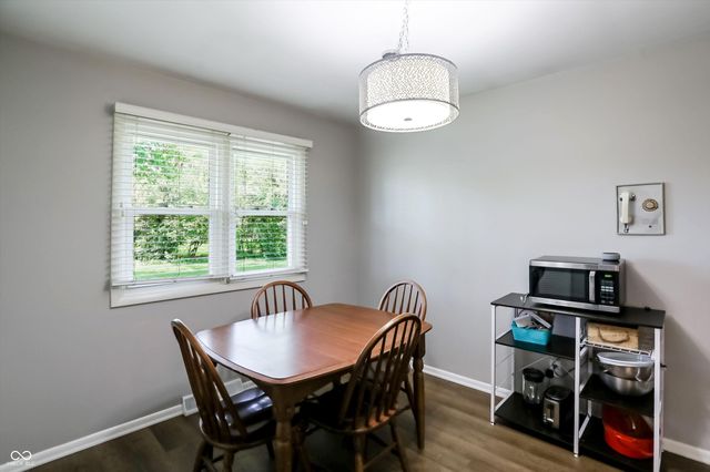 7010 Grosvenor Place, Indianapolis, IN 46220