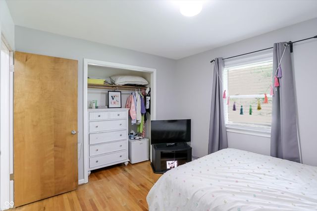 7010 Grosvenor Place, Indianapolis, IN 46220