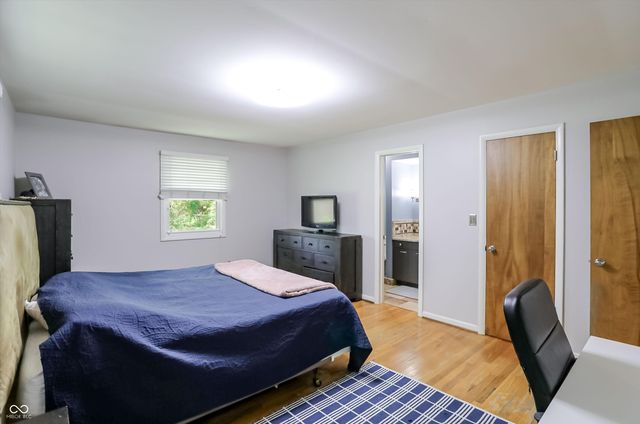 7010 Grosvenor Place, Indianapolis, IN 46220