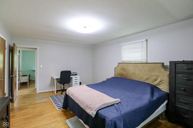 7010 Grosvenor Place, Indianapolis, IN 46220