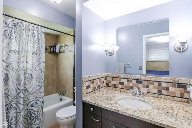 7010 Grosvenor Place, Indianapolis, IN 46220