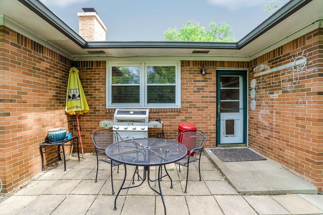 7010 Grosvenor Place, Indianapolis, IN 46220