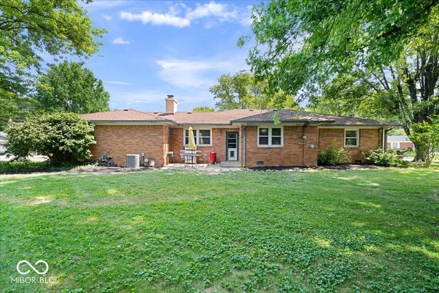 7010 Grosvenor Place, Indianapolis, IN 46220