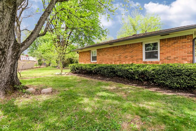 7010 Grosvenor Place, Indianapolis, IN 46220