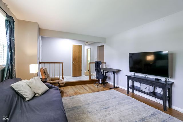 7010 Grosvenor Place, Indianapolis, IN 46220