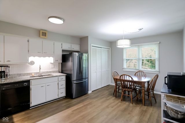 7010 Grosvenor Place, Indianapolis, IN 46220