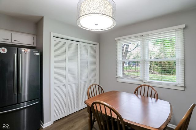 7010 Grosvenor Place, Indianapolis, IN 46220