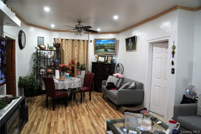 35 50 75th ST 6D 6D, Flushing, NY 11372