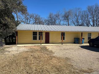 906 14TH ST 14th Street C, Bandera, TX 78003