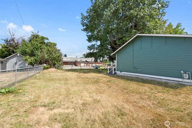 405 W 4th Street, Centralia, WA 98531