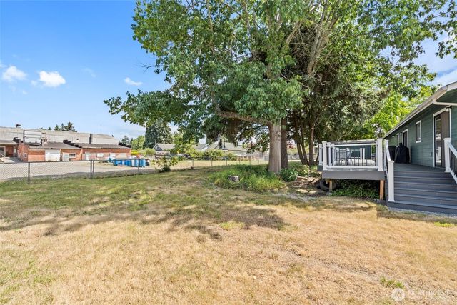 405 W 4th Street, Centralia, WA 98531