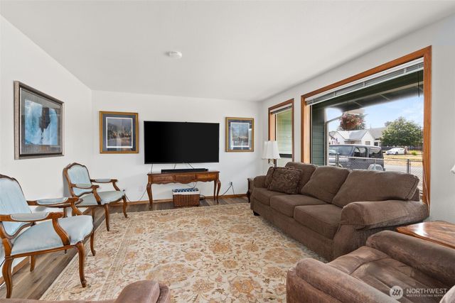 405 W 4th Street, Centralia, WA 98531