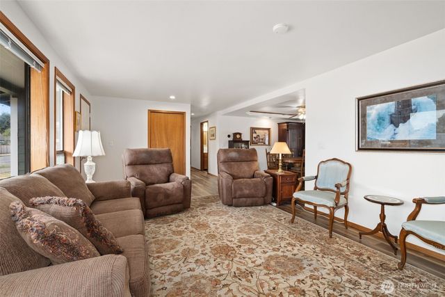 405 W 4th Street, Centralia, WA 98531