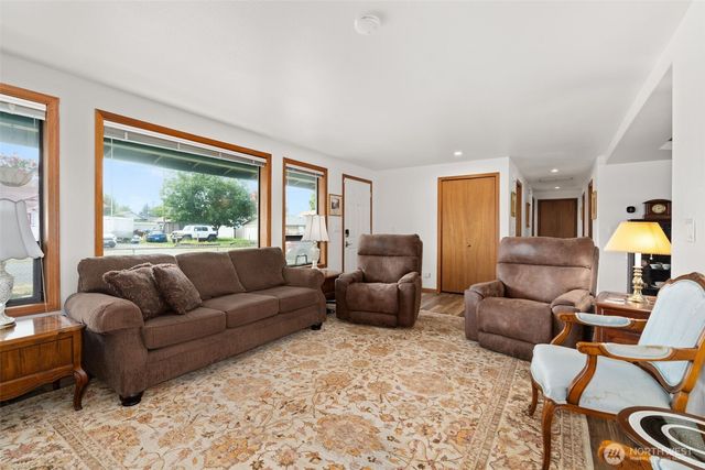 405 W 4th Street, Centralia, WA 98531
