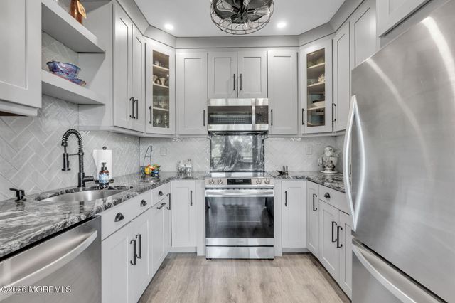 1 Scenic Drive 108, Highlands, NJ 07732