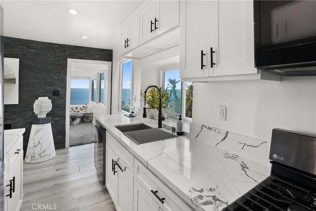 32082 Coast Hwy, Laguna Beach, CA 92651