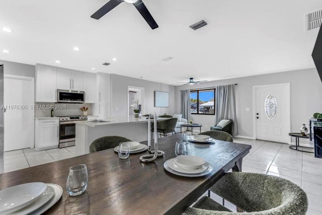 5400 Van Buren St, Hollywood, FL 33021