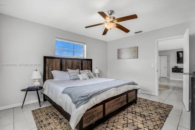 5400 Van Buren St, Hollywood, FL 33021