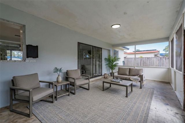 5400 Van Buren St, Hollywood, FL 33021