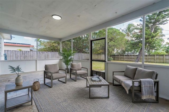 5400 Van Buren St, Hollywood, FL 33021