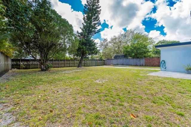 5400 Van Buren St, Hollywood, FL 33021