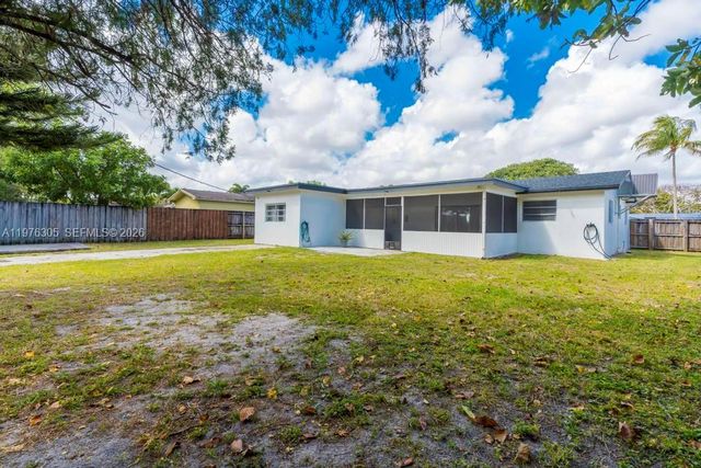 5400 Van Buren St, Hollywood, FL 33021