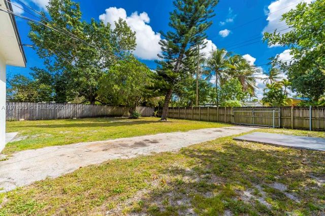 5400 Van Buren St, Hollywood, FL 33021