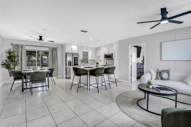 5400 Van Buren St, Hollywood, FL 33021