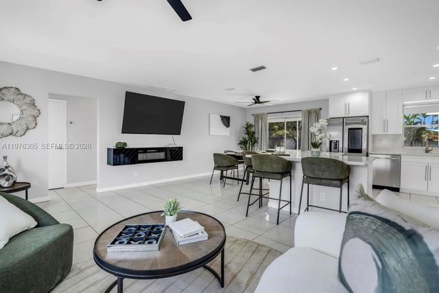 5400 Van Buren St, Hollywood, FL 33021