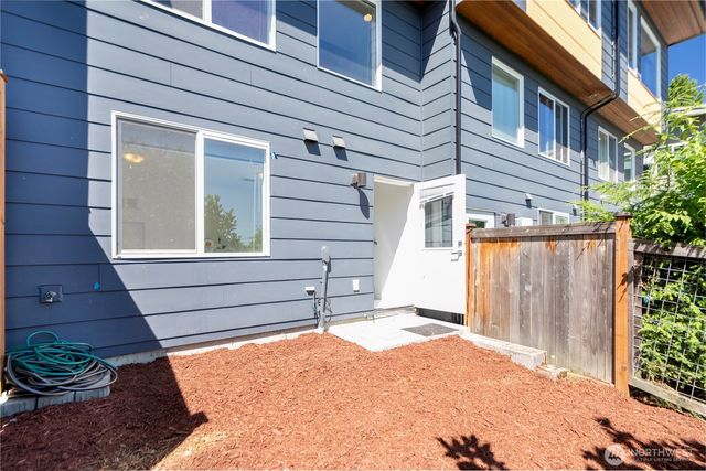 1546 Sturgus Avenue S, Seattle, WA 98144