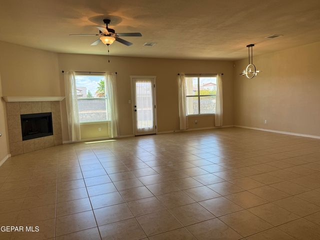5601 VALLEY MAPLE Drive, El Paso, TX 79932