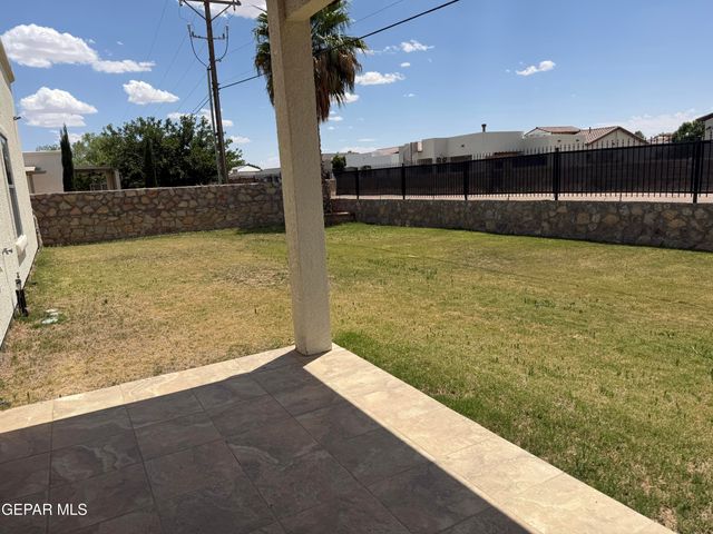 5601 VALLEY MAPLE Drive, El Paso, TX 79932