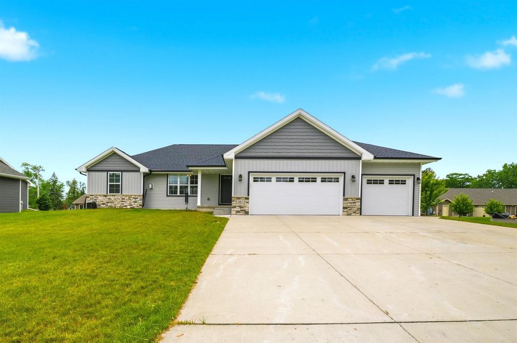 511 ADAMS STREET, Oconto, WI 54153