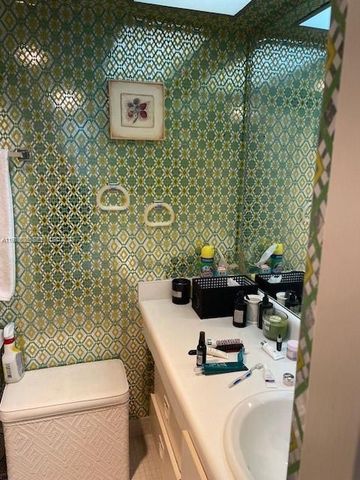 301 174th Street 1605, Sunny Isles Beach, FL 33160