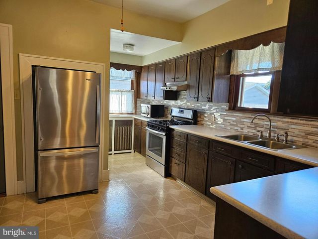 305 SHELLEY AVE, Altoona, PA 16602