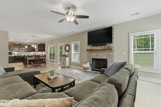 242 Summit Overlook Drive, Clayton, NC 27527