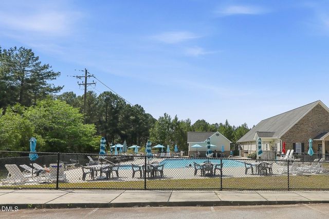 242 Summit Overlook Drive, Clayton, NC 27527