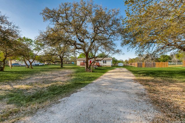 5111 Savannah Woods, Von Ormy, TX 78073