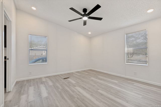 5111 Savannah Woods, Von Ormy, TX 78073